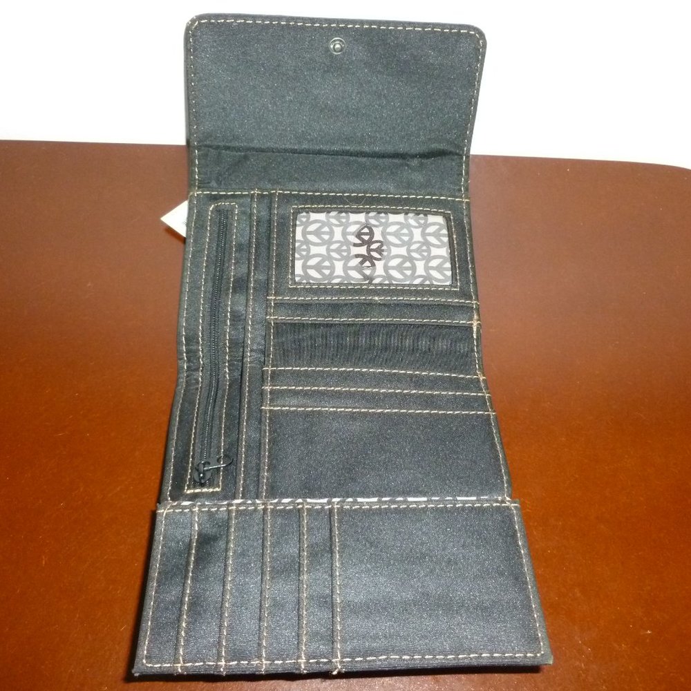 NWT Axcess Quad Fold Compact Wallet - Picture 4 of 6